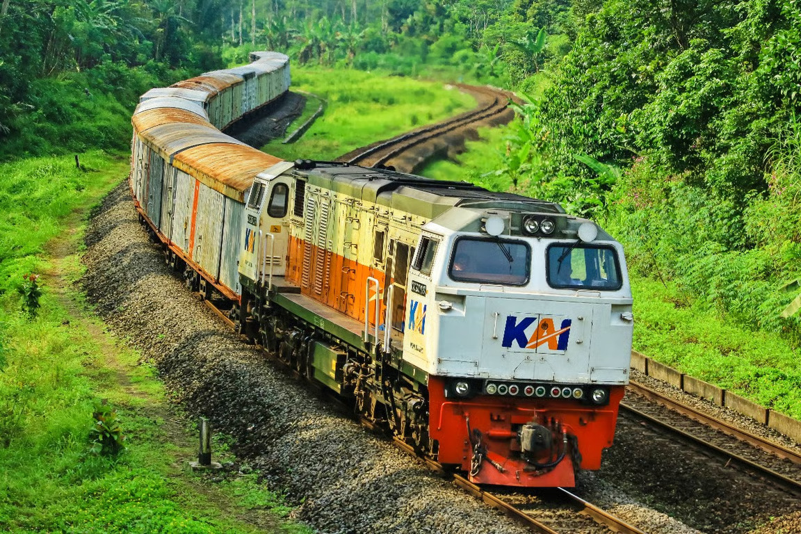 Angkutan Perkebunan KAI Tembus 521.698 Ton, Menopang Kebutuhan Masyarakat Jelang Natal dan Tahun Baru