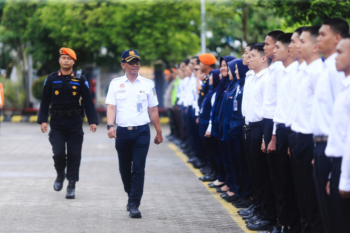 Posko Angkutan Nataru 20252026 dimulai, KAI Divre III Palembang Laksanakan Apel Gelar Pasukan (1)