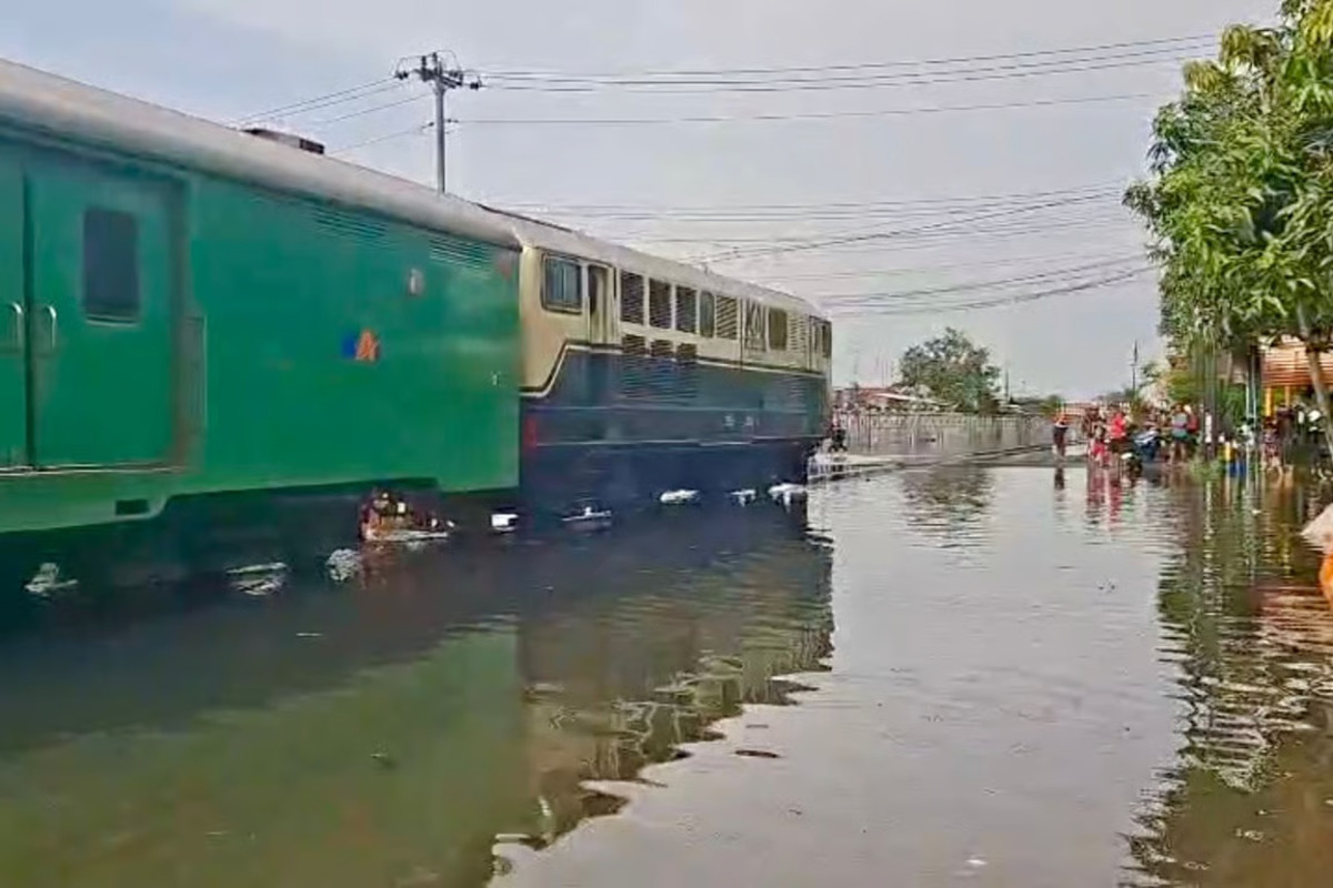 Genangan Air di Pekalongan–Sragi, Pastikan Seluruh KAJJ Daop 7 Madiun Tetap Tepat Waktu
