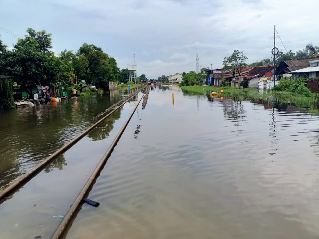 Imbas Genangan Air meluas di Wilayah Daop 4 Semarang dan Daop 1 Jakarta, KAI Daop 2 Bandung Batalkan Sejumlah Perjalanan KA Keberangkatan Minggu, 18 Januari 2026