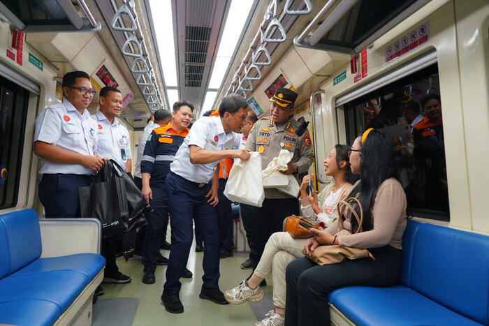 public (75)