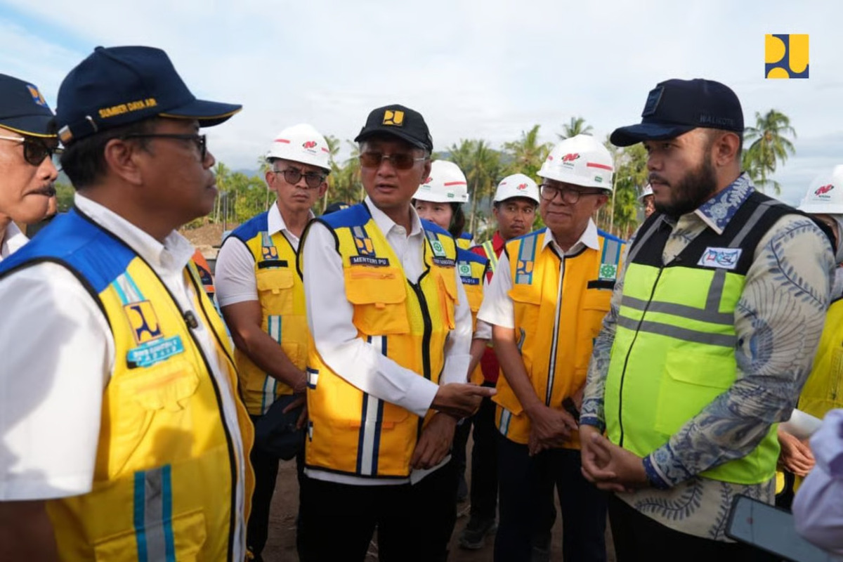 Tinjau Normalisasi Sungai Air Dingin Padang, Menteri PU Instruksikan Percepatan Penanganan dan Keterlibatan Masyarakat Melalui Program Padat Karya (1)