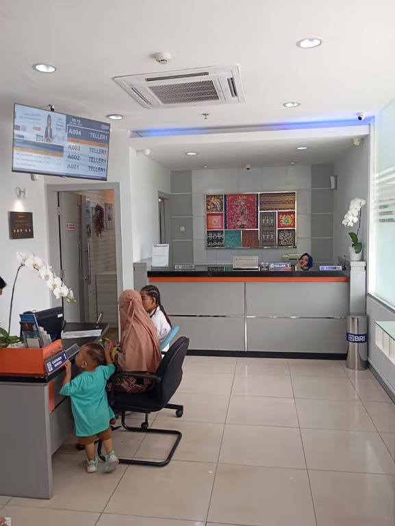 Bank Rakyat Indonesia KCP Pasar Pagi Mangga Dua Layani Kebutuhan Nasabah Melalui Weekend Banking