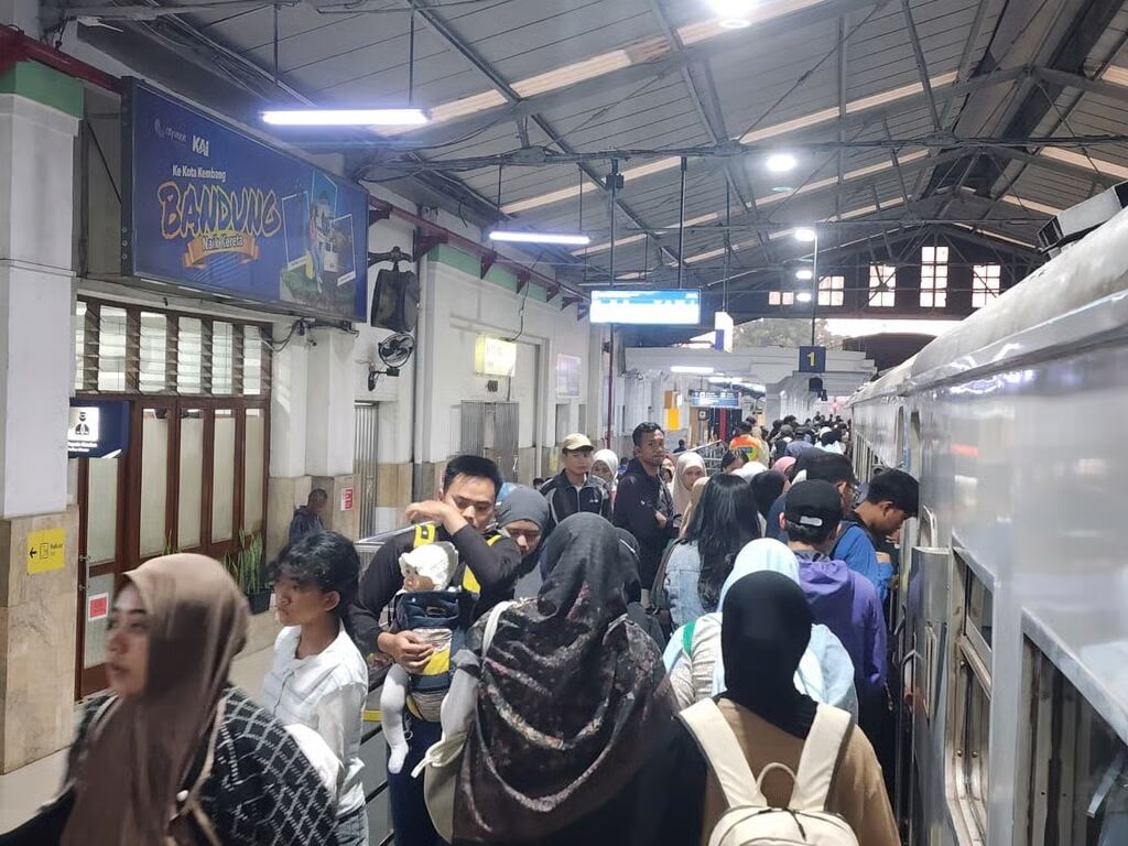 KAI-Daop-2-Bandung-Sampaikan-Terima-Kasih-kepada-Pelanggan_-Libur-Panjang-Idul-Adha-2026-Layani-Lebi (1)