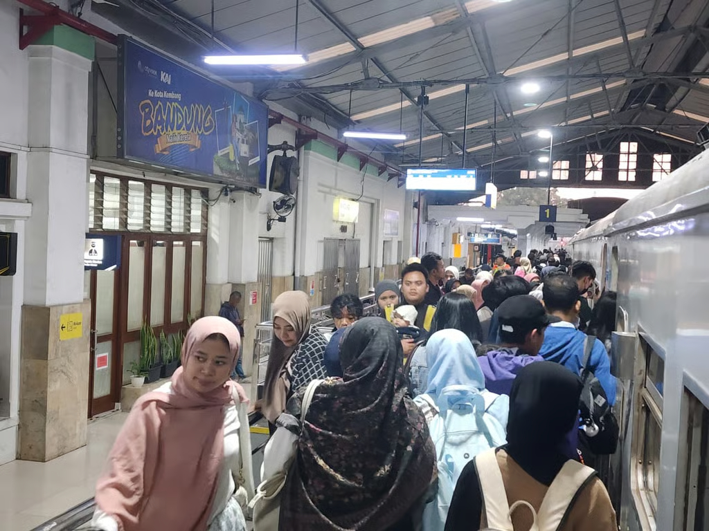 Libur Tahun Baru Islam 1448 H, KAI Daop 2 Bandung Layani Lebih dari 13 Ribu Pelanggan