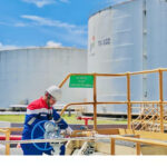 Dukung Pertamina Implementasi B50 Nasional, Elnusa Petrofin Gelar Go Live Penyaluran Perdana Biosolar Industri B50 dari Fuel Terminal IBT Pulau Laut