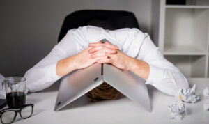 Financial Burnout Saat Capek Cari Uang Tapi Saldo Tabungan Tidak Bertambah