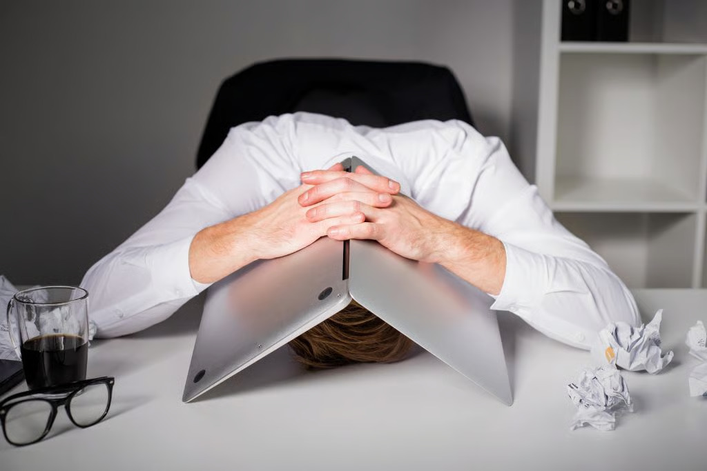 Financial Burnout Saat Capek Cari Uang Tapi Saldo Tabungan Tidak Bertambah