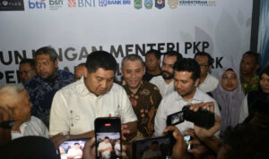 public (2)